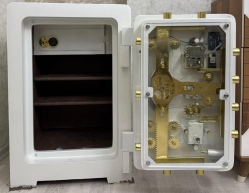 "   007HRNSEP ELİPS EV VE OFİSTİPİ YÜKSEK GÜVENLİKLİ SARI NİKELAJLI KOLLU VE AGIZLIKLI HERKÜL CAM KİLİTLEMELİ TANK ZIRHLI ELİPS DOLGULU ÇELİK PARA KASASI 85*55*55CM 400KĞ ( 1999€ )+KDV