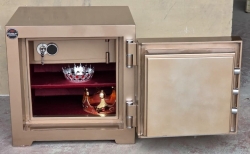 "          002UZMAN 7CM DOLGULU EV VE OFİSTİPİ YÜKSEK GÜVENLİKLİ HERKÜL CAM KİLİTLEMELİ TANK ZIRHLI ELİPS DOLGULU ÇELİK PARA KASASI 55*55*55CM 300KĞ ( 1100€ )+KDV